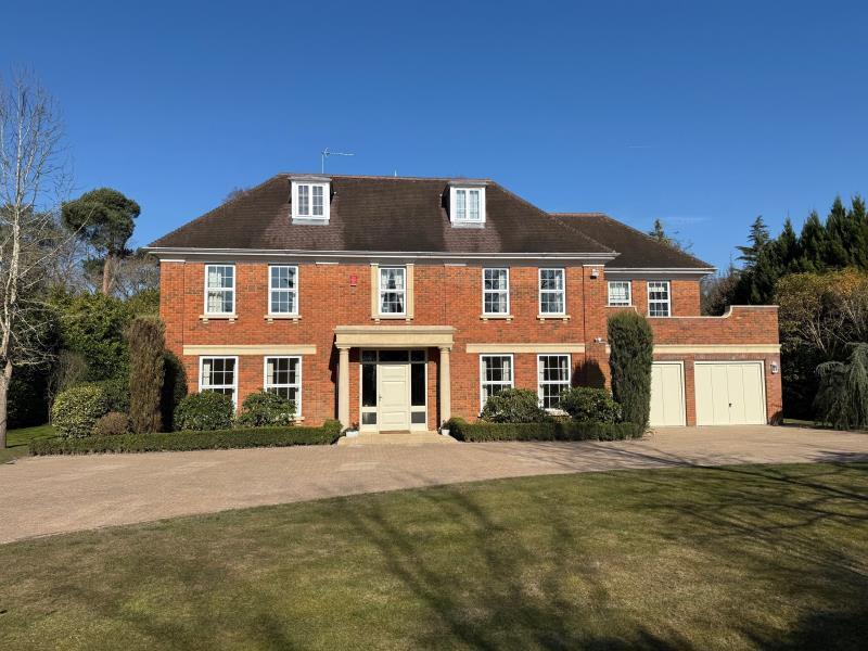 7 bed Mid Terraced House for rent in Virginia Water. From Barton Wyatt - Virginia Water
