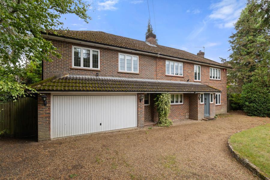 5 bed Detached for rent in Virginia Water. From Barton Wyatt - Virginia Water 5 bed Detached for rent in Virginia Water. From Barton Wyatt - Virginia Water