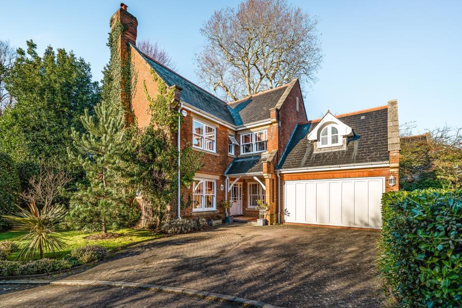 5 bed Detached for rent in Virginia Water. From Barton Wyatt - Virginia Water