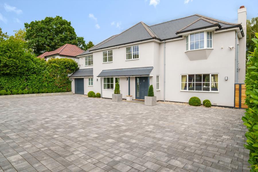 5 bed Detached for rent in Trumps Green. From Barton Wyatt - Virginia Water