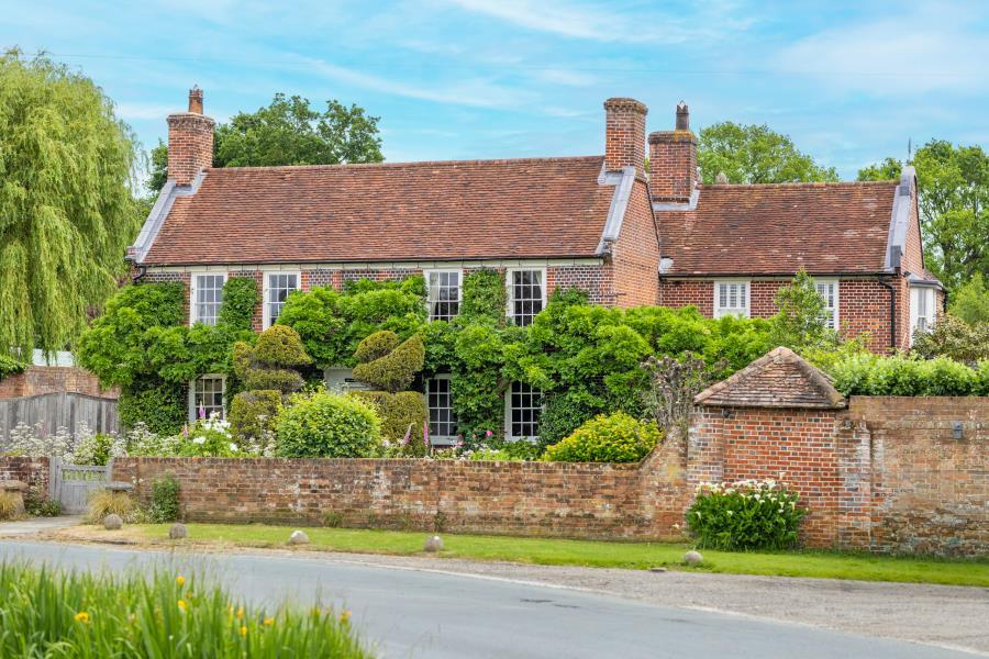 5 bed Detached for rent in Mimbridge. From Barton Wyatt - Virginia Water