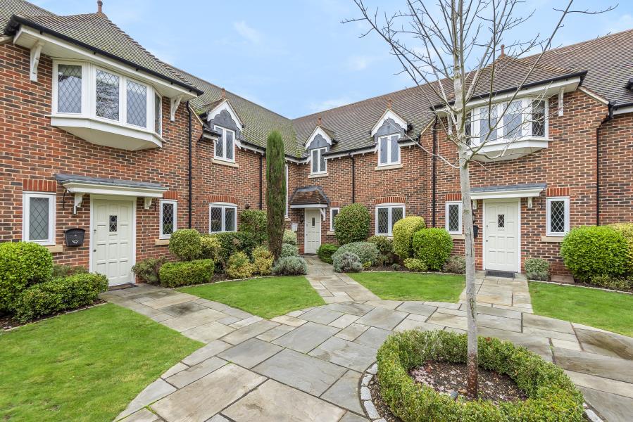 3 bed Mid Terraced House for rent in Cranbourne. From Barton Wyatt - Virginia Water 3 bed Mid Terraced House for rent in Cranbourne. From Barton Wyatt - Virginia Water