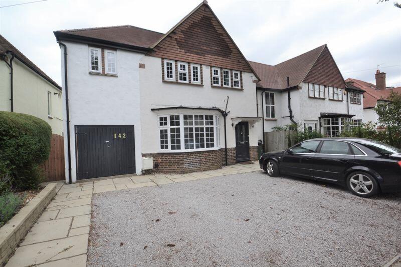 4 bed Detached House for rent in Chislehurst. From Browne Estates