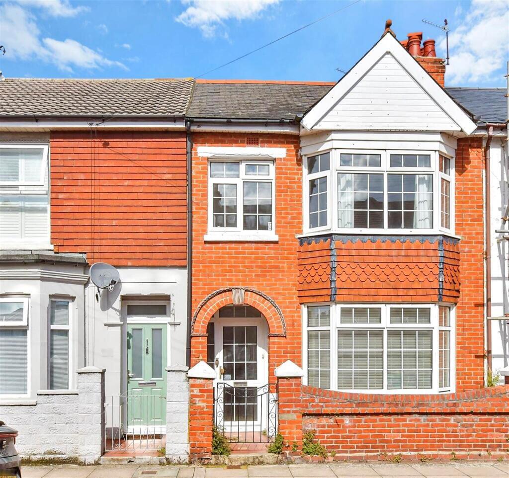 3 bed Mid Terraced House for rent in Portsmouth. From Borland & Borland - Emsworth