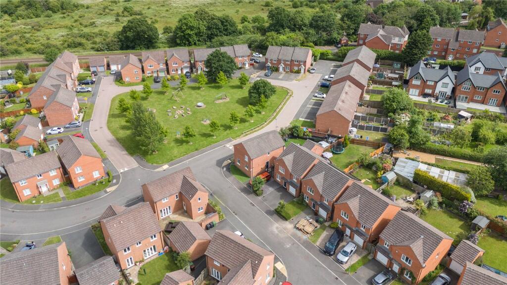 4 bed Detached for rent in Bateman's Green. From Black & Golds Estate Agents - Solihull 4 bed Detached for rent in Bateman's Green. From Black & Golds Estate Agents - Solihull