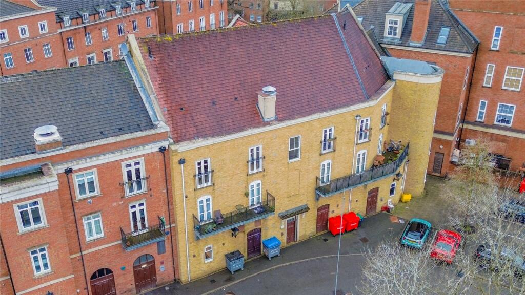 2 bed Apartment for rent in Dickens Heath. From Black & Golds Estate Agents - Solihull 2 bed Apartment for rent in Dickens Heath. From Black & Golds Estate Agents - Solihull