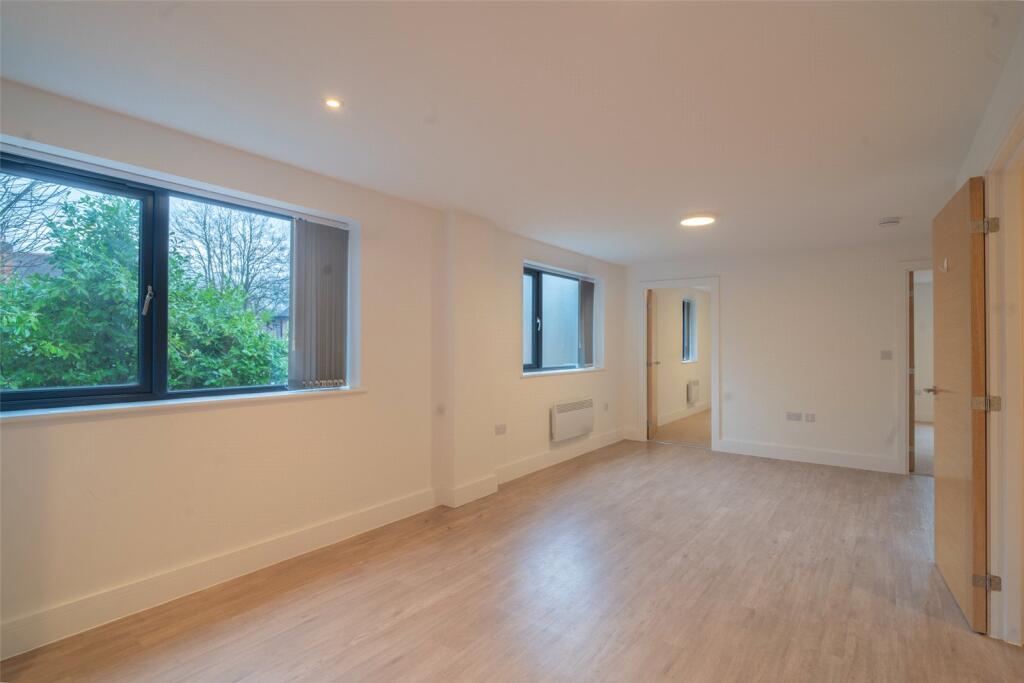 2 bed Apartment for rent in Solihull. From Black & Golds Estate Agents - Solihull