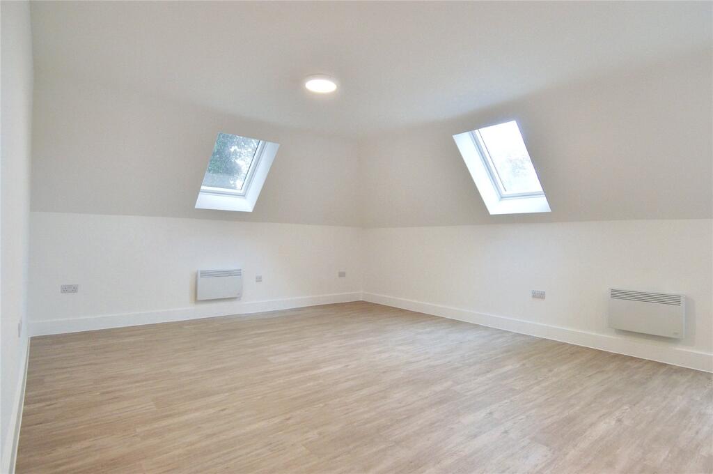 2 bed Apartment for rent in Solihull. From Black & Golds Estate Agents - Solihull