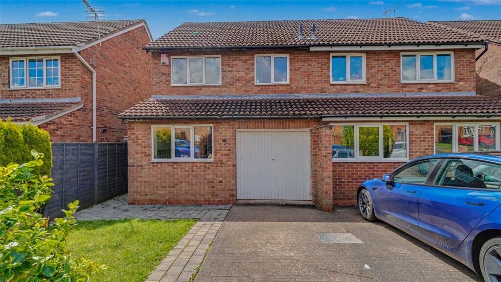 3 bed Semi Detached for rent in Cheswick Green. From Black & Golds Estate Agents - Solihull