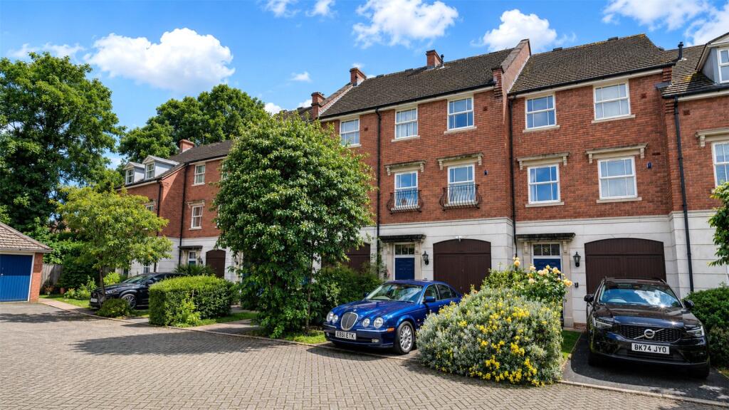 4 bed Mid Terraced House for rent in Birmingham. From Black & Golds Estate Agents - Solihull 4 bed Mid Terraced House for rent in Birmingham. From Black & Golds Estate Agents - Solihull