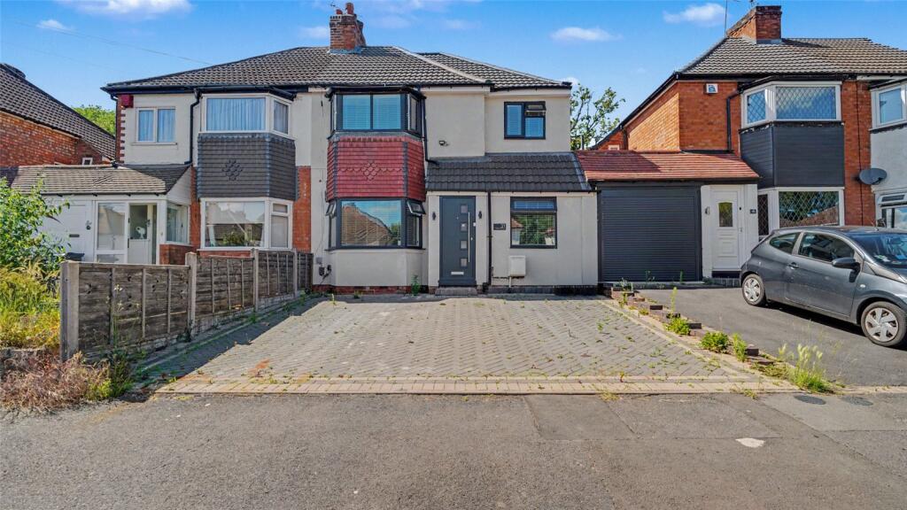 4 bed Semi Detached for rent in Major's Green. From Black & Golds Estate Agents - Solihull