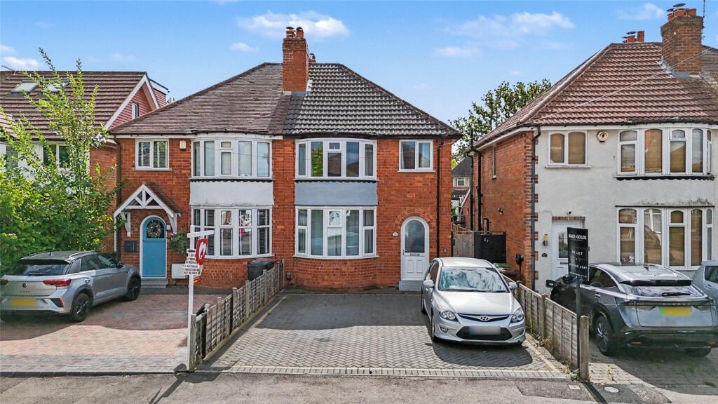 3 bed Semi Detached for rent in Solihull. From Black & Golds Estate Agents - Solihull 3 bed Semi Detached for rent in Solihull. From Black & Golds Estate Agents - Solihull