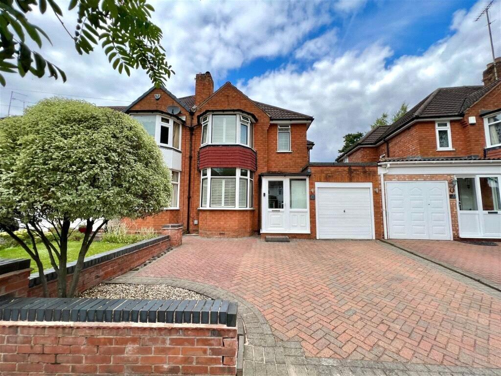 3 bed Semi Detached for rent in Major's Green. From Black & Golds Estate Agents - Solihull 3 bed Semi Detached for rent in Major's Green. From Black & Golds Estate Agents - Solihull