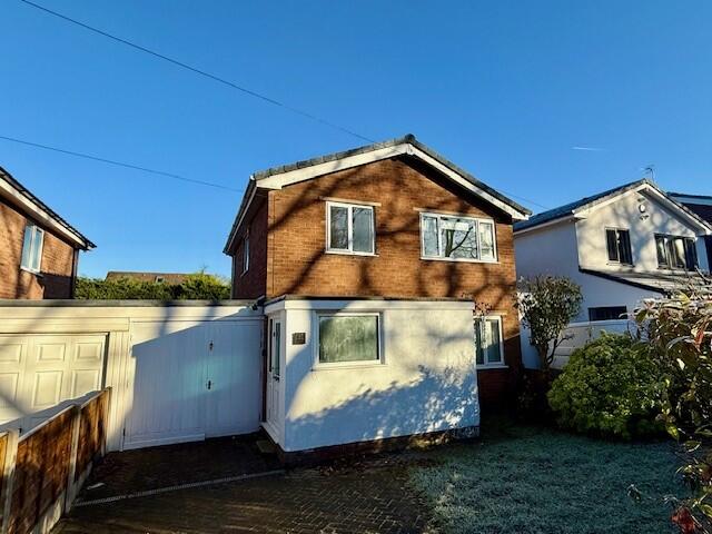 3 bed Detached for rent in Wilmslow. From Bridgfords Lettings - Alderley Edge