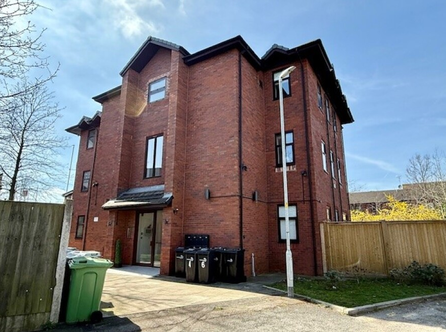 2 bed Apartment for rent in Wilmslow. From Bridgfords Lettings - Alderley Edge 2 bed Apartment for rent in Wilmslow. From Bridgfords Lettings - Alderley Edge