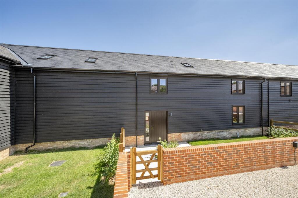 4 bed Link detached for rent in Andover. From Brockenhurst Estate Agents - Ludgershall