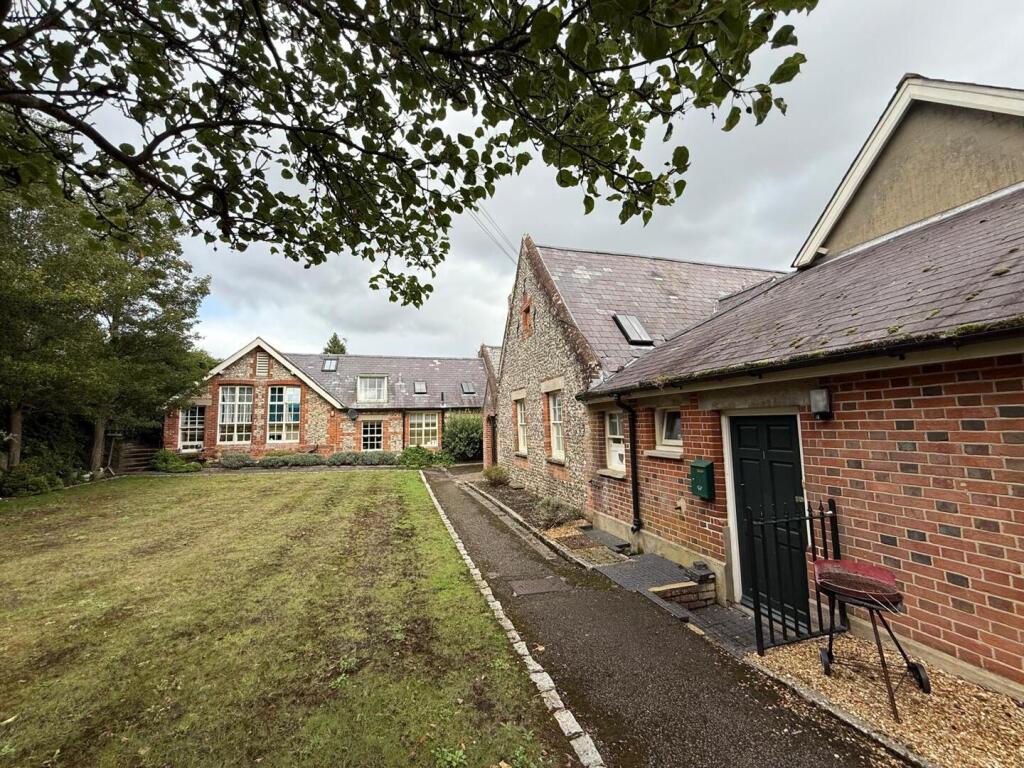 2 bed Apartment for rent in Whitchurch. From Brockenhurst Estate Agents - Ludgershall