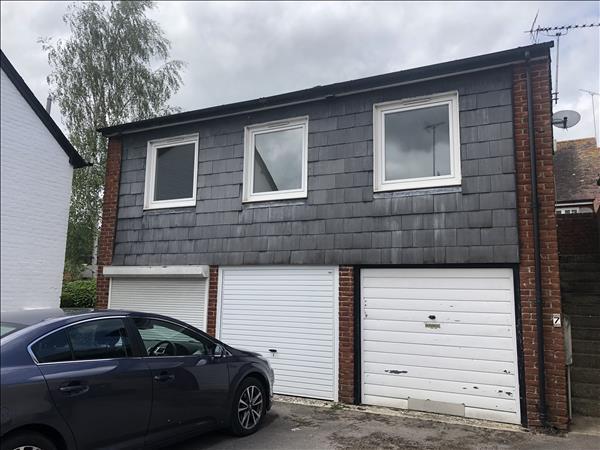 1 bed Apartment for rent in Whitchurch. From Brockenhurst Estate Agents - Ludgershall