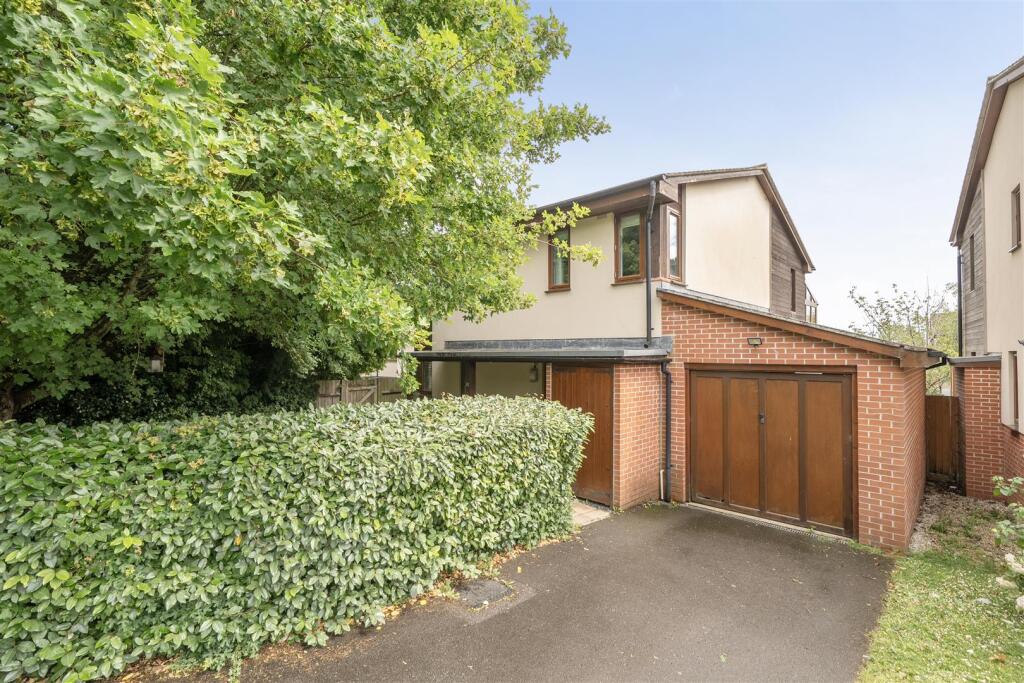 4 bed Detached for rent in Overton. From Brockenhurst Estate Agents - Ludgershall 4 bed Detached for rent in Overton. From Brockenhurst Estate Agents - Ludgershall