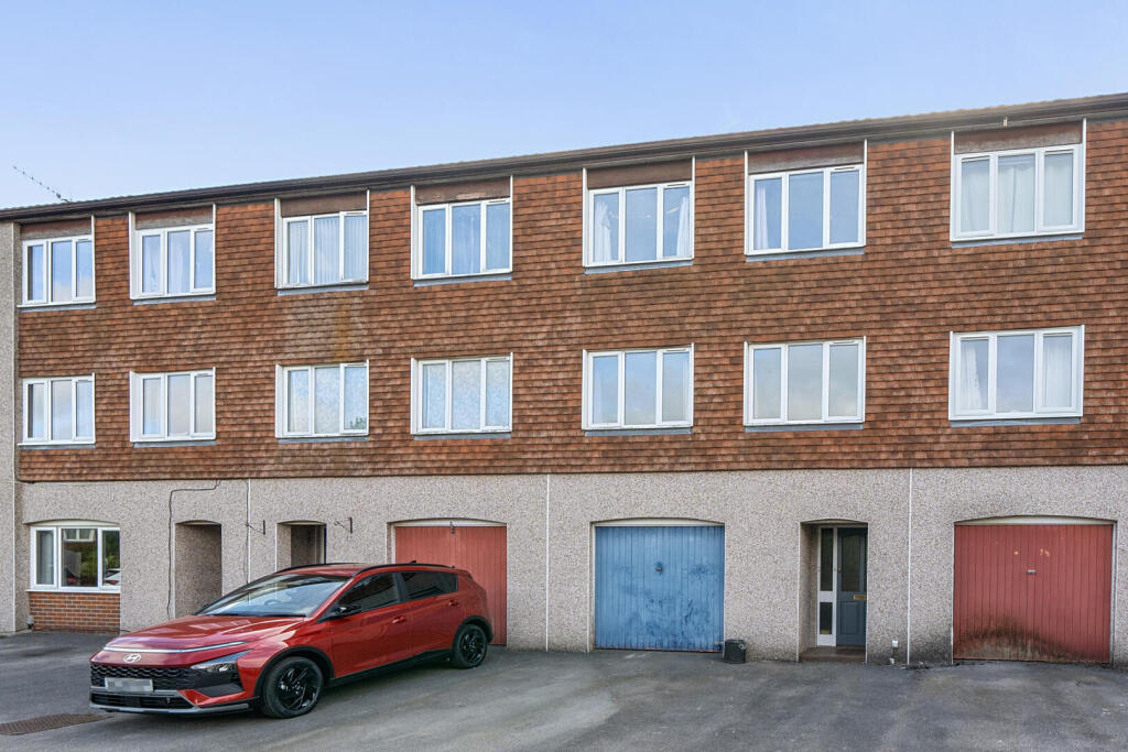 3 bed Town House for rent in Tidworth. From Brockenhurst Estate Agents - Ludgershall