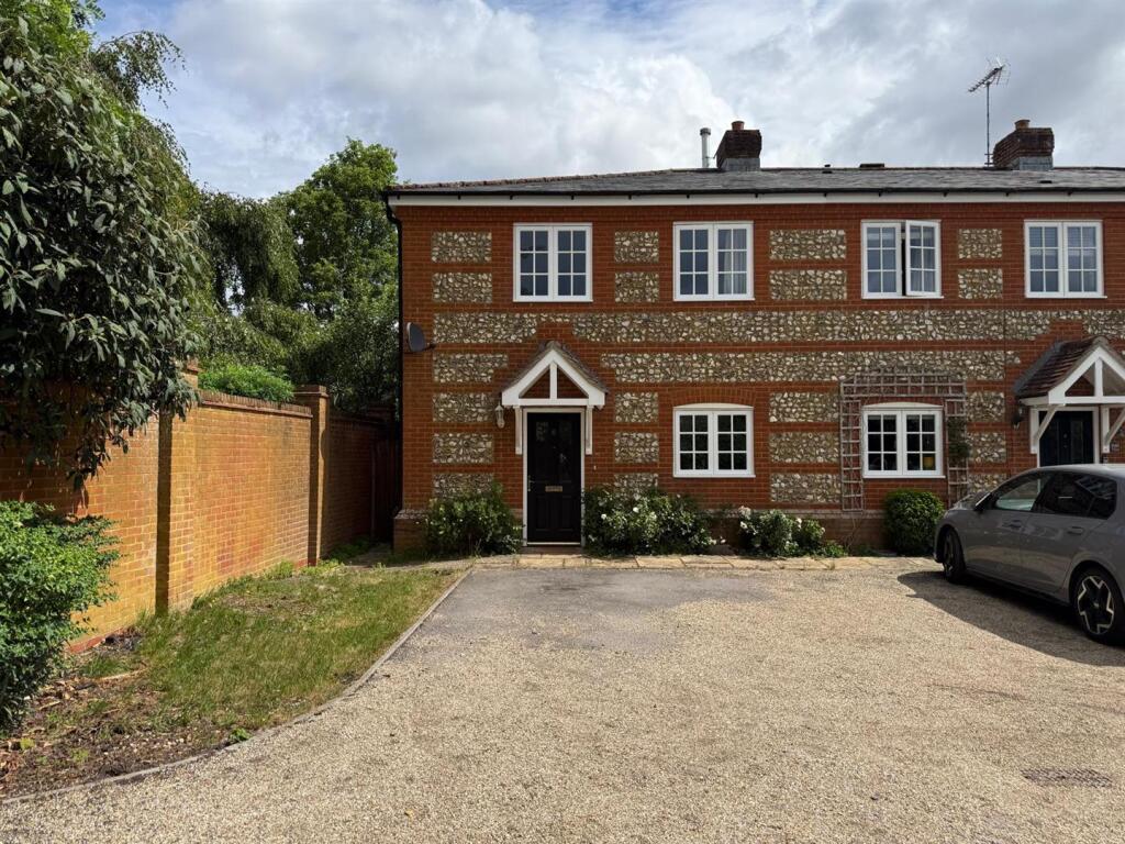 3 bed End of Terrace for rent in Whitchurch. From Brockenhurst Estate Agents - Ludgershall