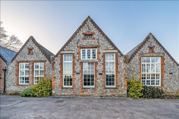 3 bed Mid Terraced House for rent in Whitchurch. From Brockenhurst Estate Agents - Ludgershall
