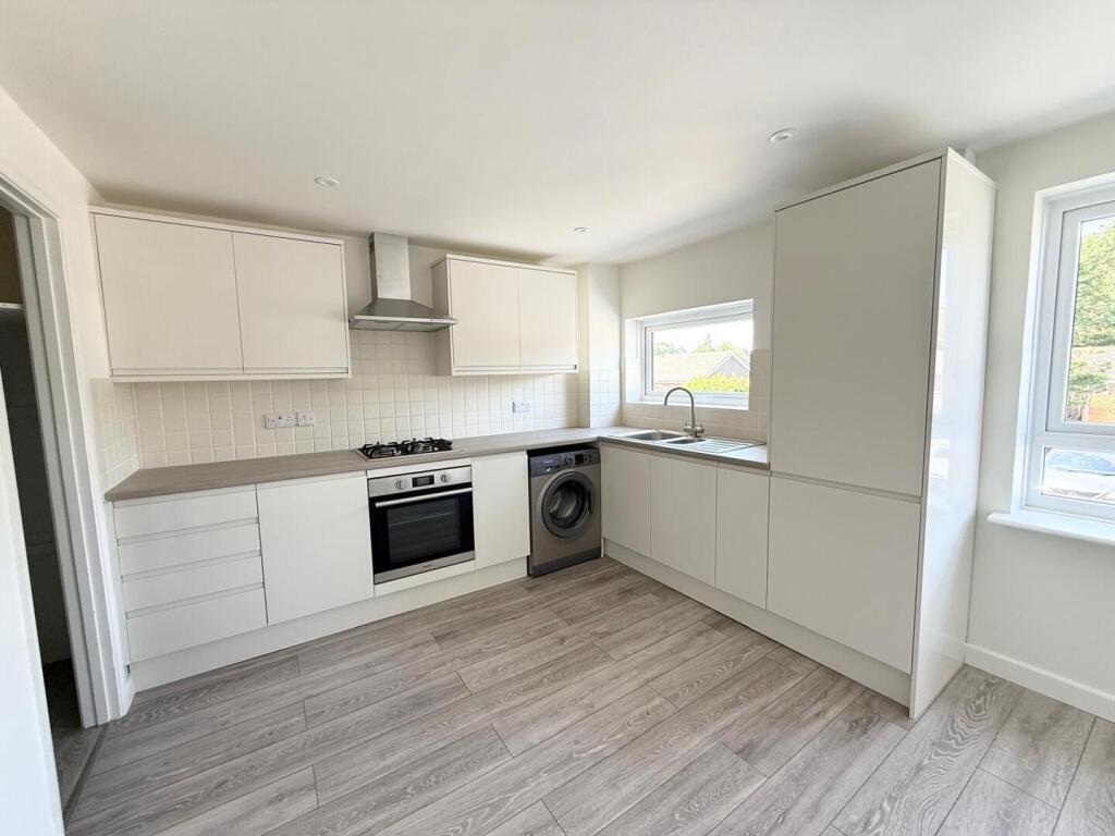 3 bed Town House for rent in Basingstoke. From Brockenhurst Estate Agents - Ludgershall 3 bed Town House for rent in Basingstoke. From Brockenhurst Estate Agents - Ludgershall