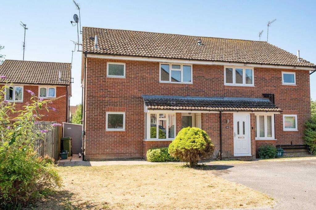 1 bed Mid Terraced House for rent in Whitchurch. From Brockenhurst Estate Agents - Ludgershall