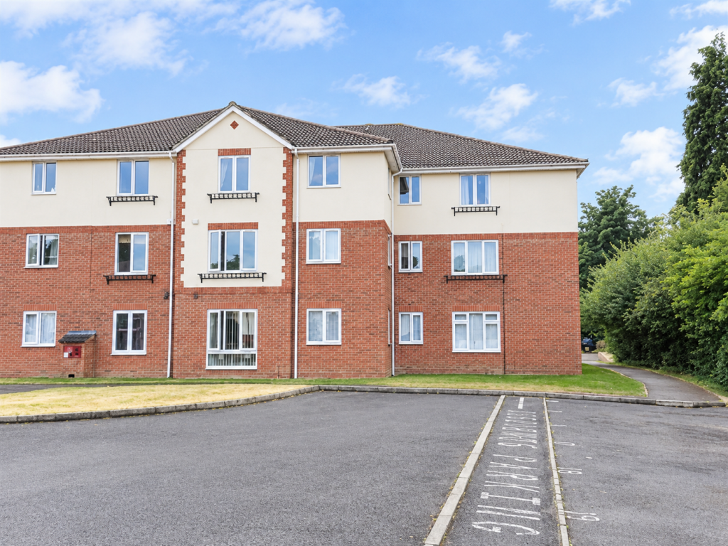 2 bed Apartment for rent in Andover. From Brockenhurst Estate Agents - Ludgershall