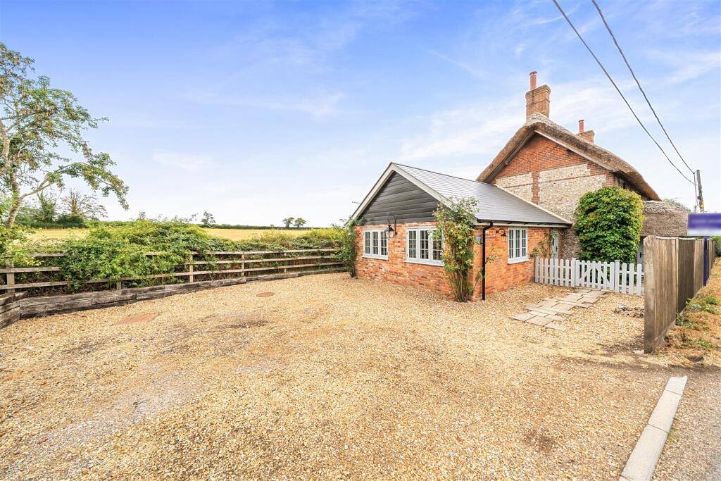 4 bed Detached for rent in Andover. From Brockenhurst Estate Agents - Ludgershall