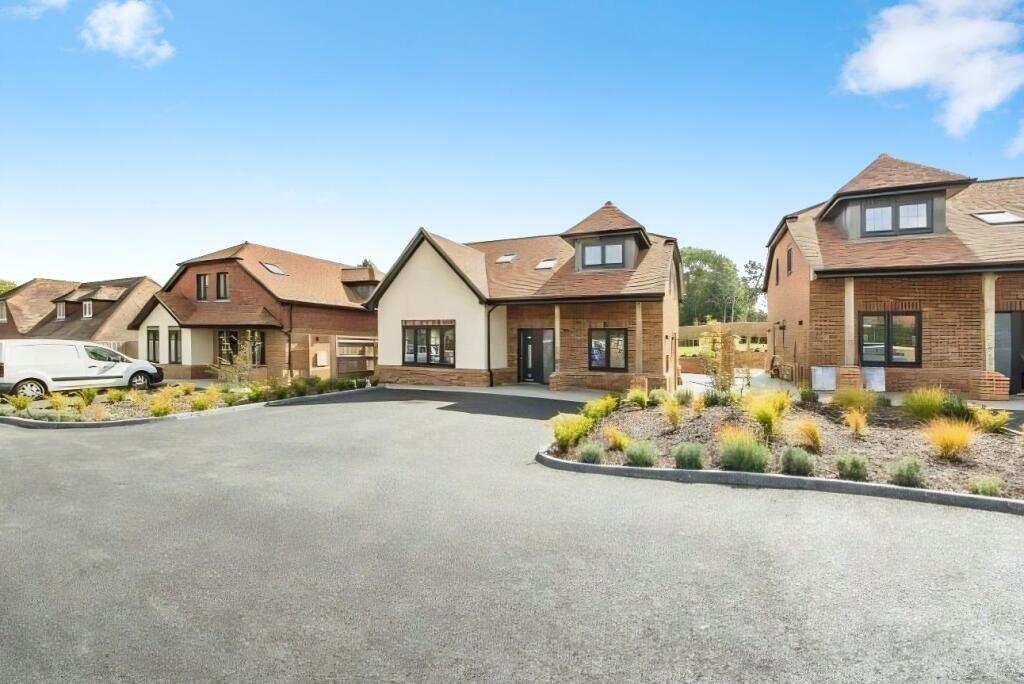 4 bed Detached for rent in Offham. From Brookbanks Estate Agents - Swanley