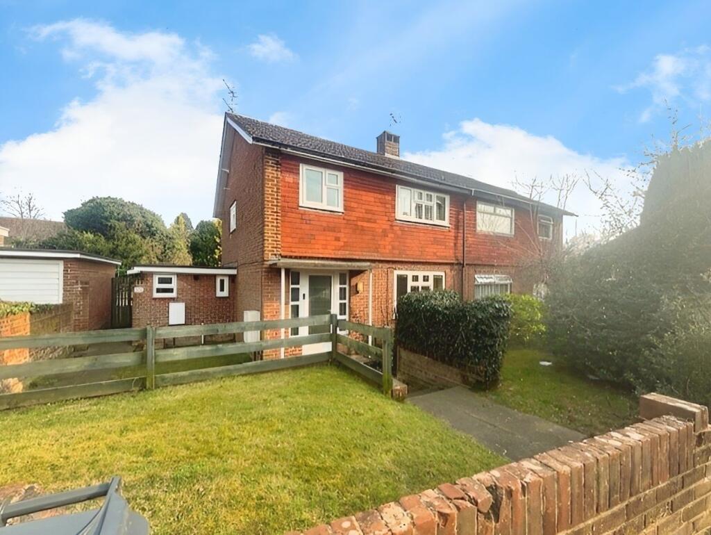 1 bed 1st Floor Flat for rent in Boxley. From Brookbanks Estate Agents - Swanley