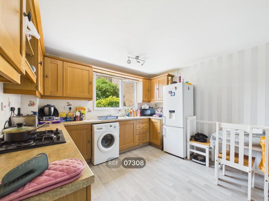 3 bed Mid Terraced House for rent in Peterborough. From Brookdale Property Management Services Ltd - Peterborough
