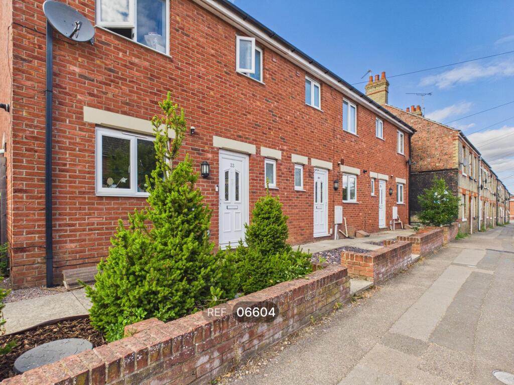 3 bed Mid Terraced House for rent in Bourne. From Brookdale Property Management Services Ltd - Peterborough 3 bed Mid Terraced House for rent in Bourne. From Brookdale Property Management Services Ltd - Peterborough