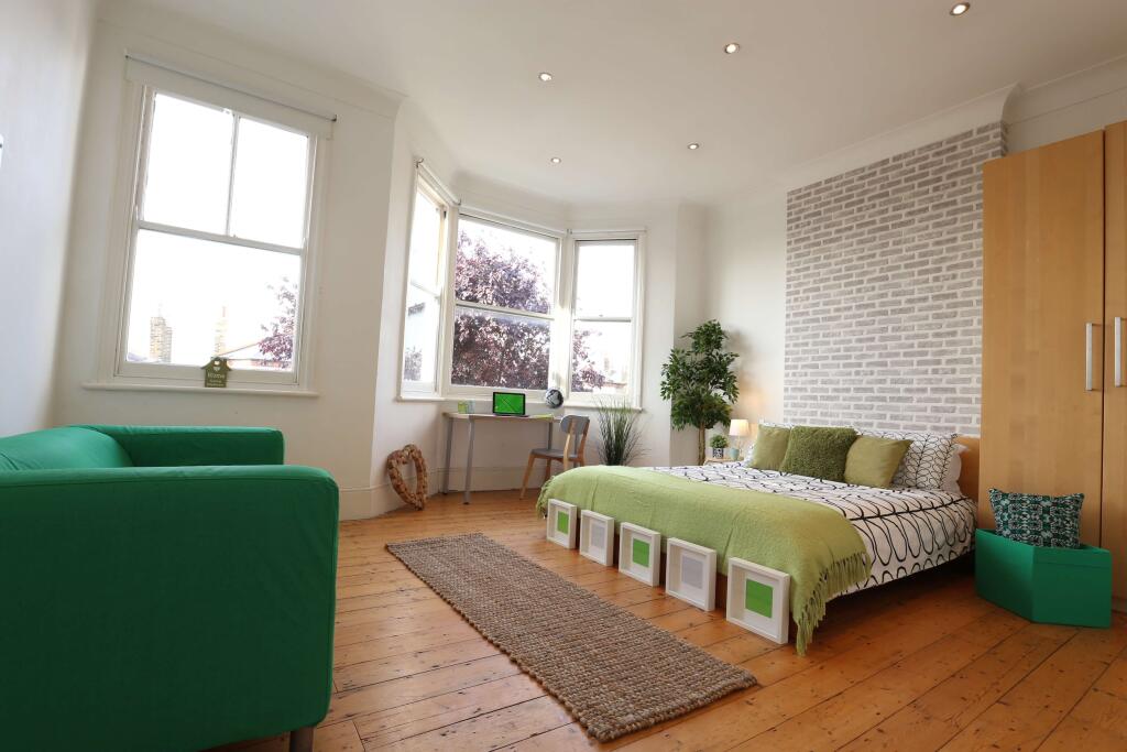 5 bed Semi Detached for rent in London. From Bryan & Keegan - London 5 bed Semi Detached for rent in London. From Bryan & Keegan - London