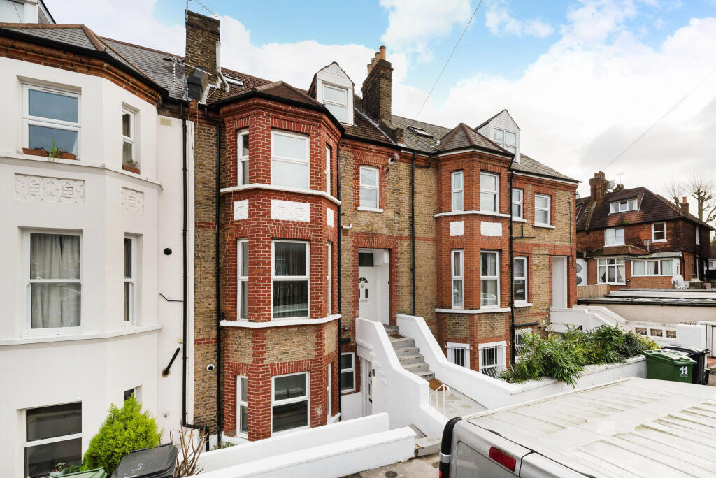 3 bed Apartment for rent in London. From Bryan & Keegan - London