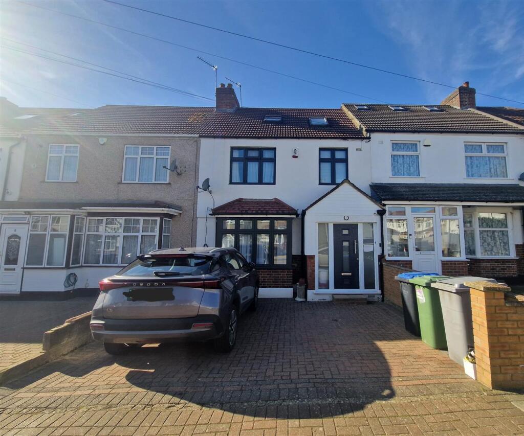 4 bed Mid Terraced House for rent in Harrow. From Bryan Maher - Wembley