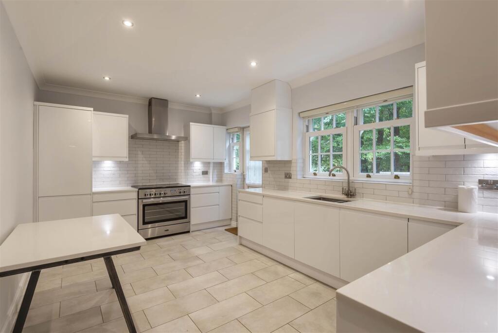 3 bed End of Terrace for rent in Welwyn Garden City. From Bryan Maher - Wembley 3 bed End of Terrace for rent in Welwyn Garden City. From Bryan Maher - Wembley
