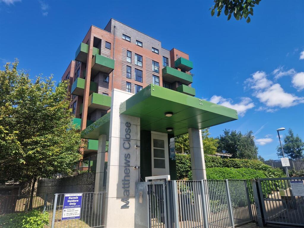 2 bed Apartment for rent in Wembley. From Bryan Maher - Wembley