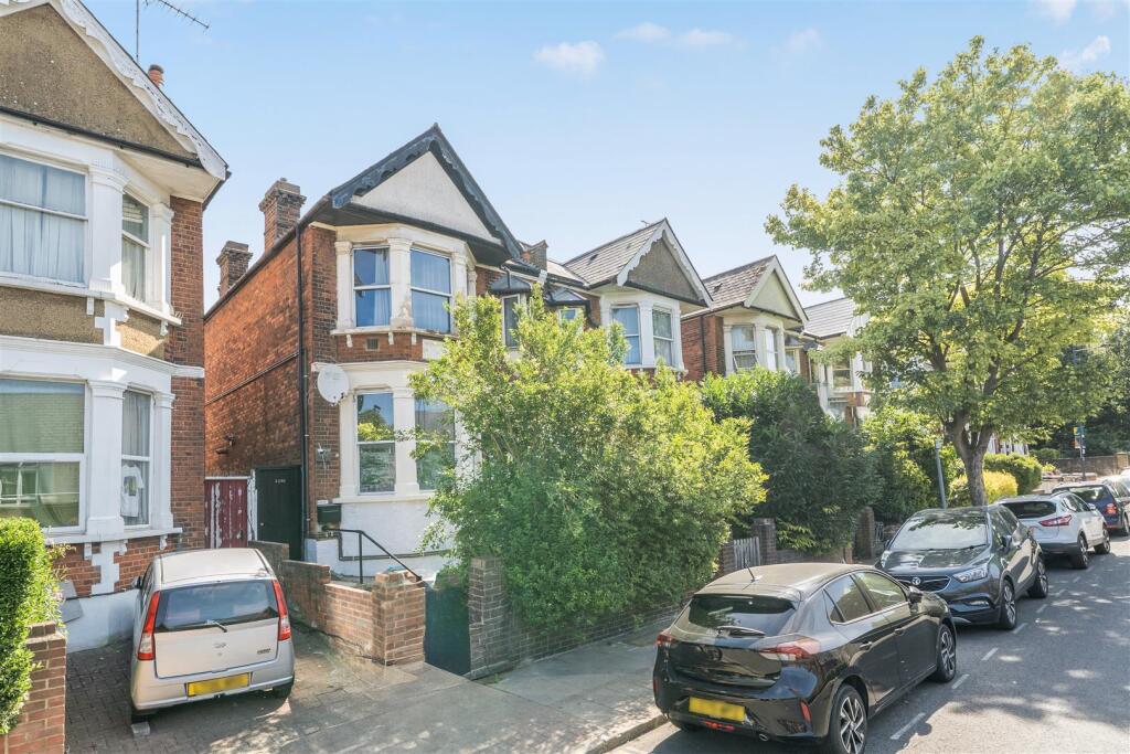 3 bed Not Specified for rent in Willesden. From Bryan Maher - Wembley