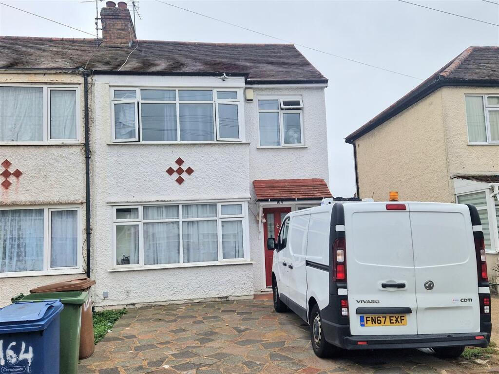 5 bed Semi Detached for rent in Harrow. From Bryan Maher - Wembley 5 bed Semi Detached for rent in Harrow. From Bryan Maher - Wembley