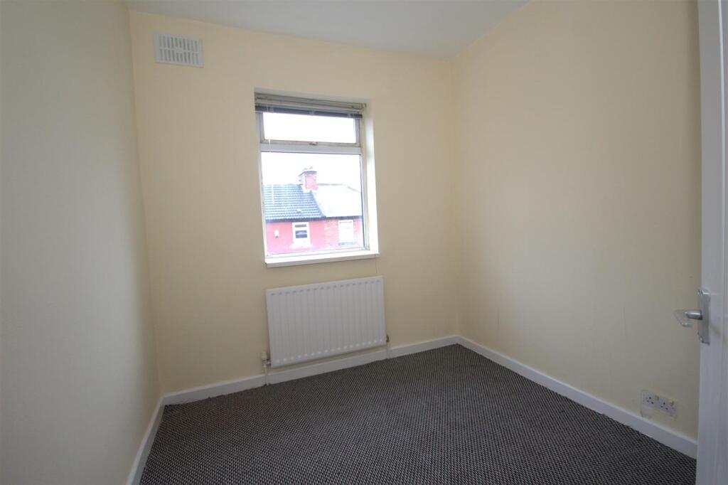 3 bed Mid Terraced House for rent in South Elmsall. From Castle Dwellings Ltd - Castleford