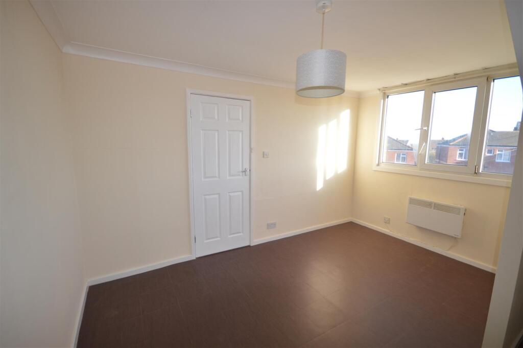 1 bed 1st Floor Flat for rent in Castleford. From Castle Dwellings Ltd - Castleford 1 bed 1st Floor Flat for rent in Castleford. From Castle Dwellings Ltd - Castleford
