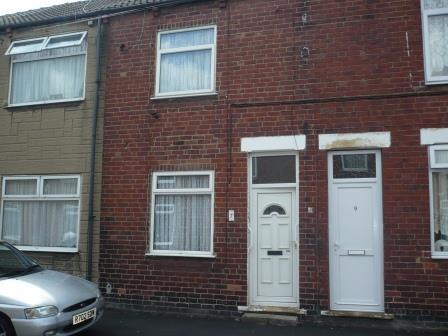 2 bed Mid Terraced House for rent in Ackton. From Castle Dwellings Ltd - Castleford