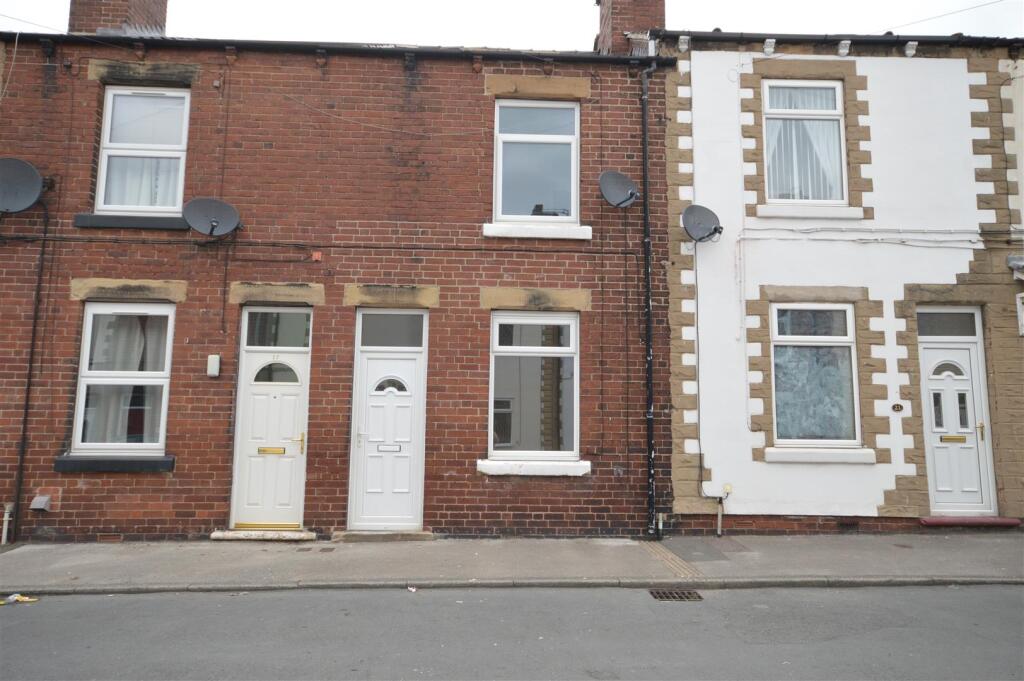 3 bed Mid Terraced House for rent in Ackton. From Castle Dwellings Ltd - Castleford