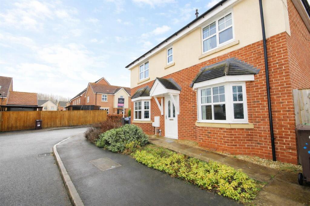 4 bed Detached for rent in Castleford. From Castle Dwellings Ltd - Castleford