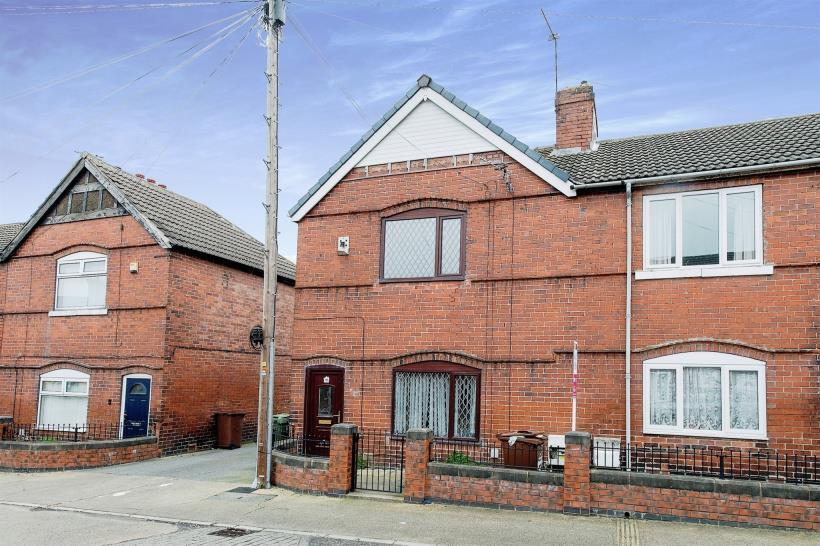 3 bed End of Terrace for rent in Pontefract. From Castle Dwellings Ltd - Castleford 3 bed End of Terrace for rent in Pontefract. From Castle Dwellings Ltd - Castleford