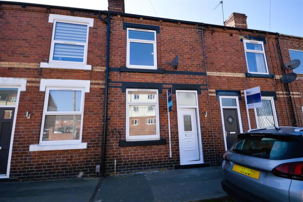 2 bed Mid Terraced House for rent in Castleford. From Castle Dwellings Ltd - Castleford 2 bed Mid Terraced House for rent in Castleford. From Castle Dwellings Ltd - Castleford