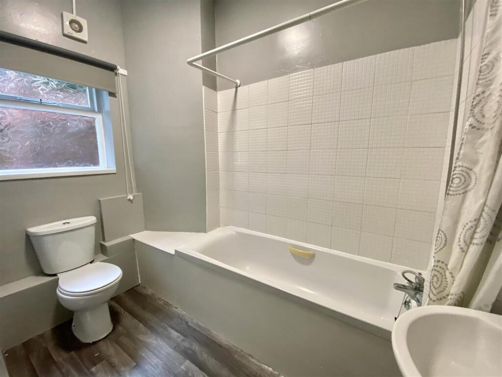 2 bed 1st Floor Flat for rent in Gateshead. From Carousel Estate Agents - Gateshead