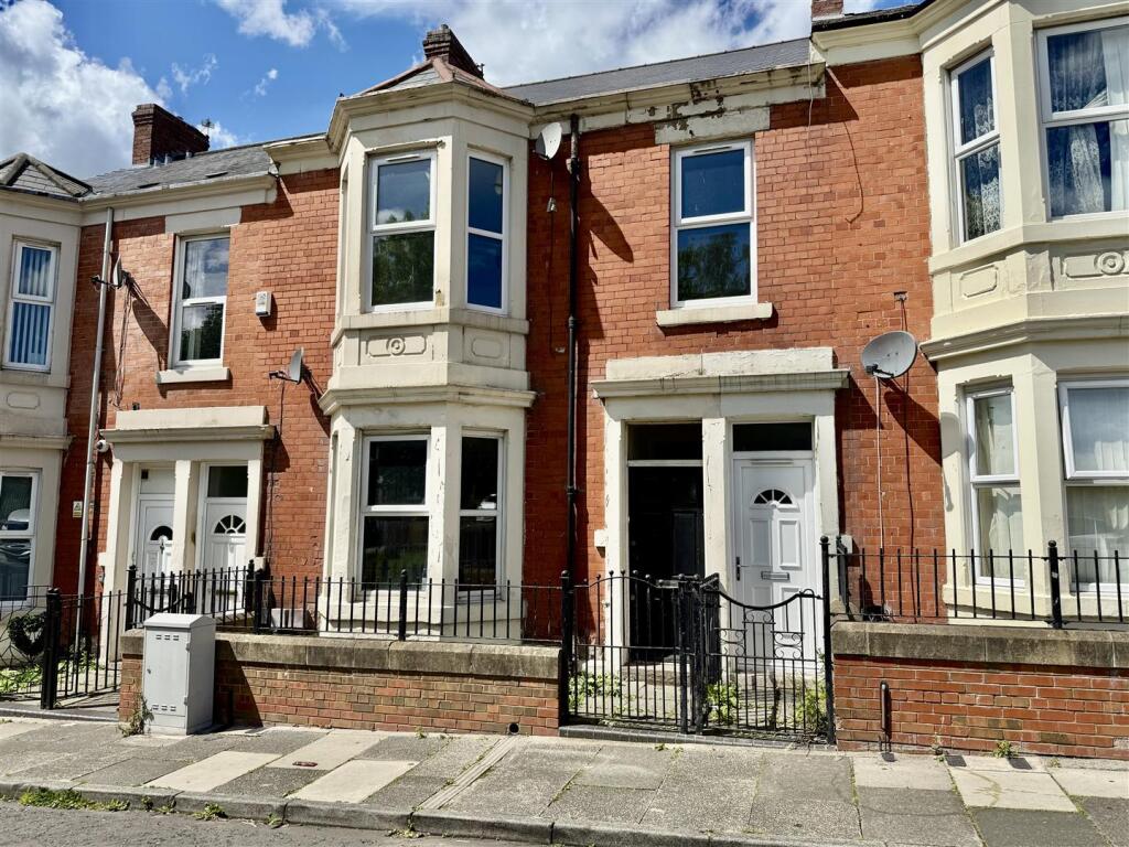 2 bed 1st Floor Flat for rent in Newcastle upon Tyne. From Carousel Estate Agents - Gateshead